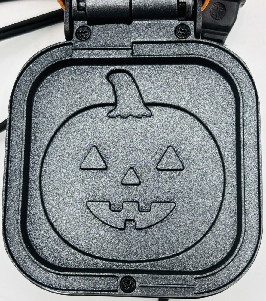 USED ‘Rise’ by Dash ‘Jack-O-Lantern’ Mini Waffle Griddle