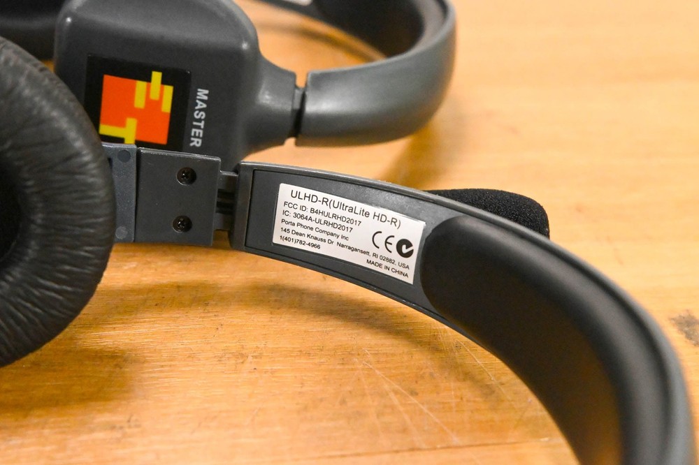 Eartec UltraLITE HD 4-User Wireless Intercom System CG01YMS