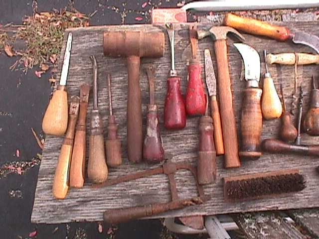 VINTAGE WOOD HANDLE TOOL LOT