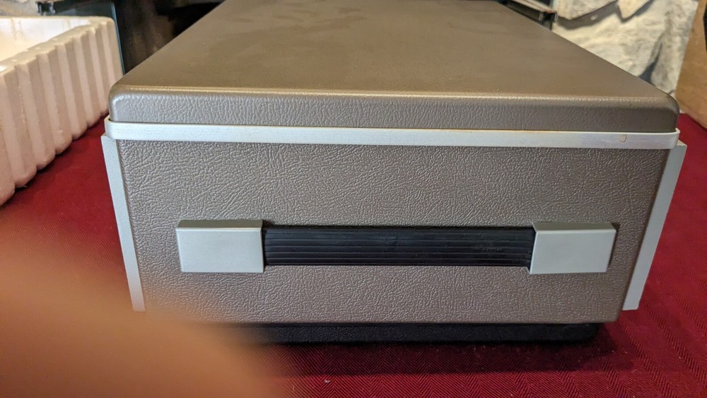 Argus Slide Projector Model 560A W/Screen