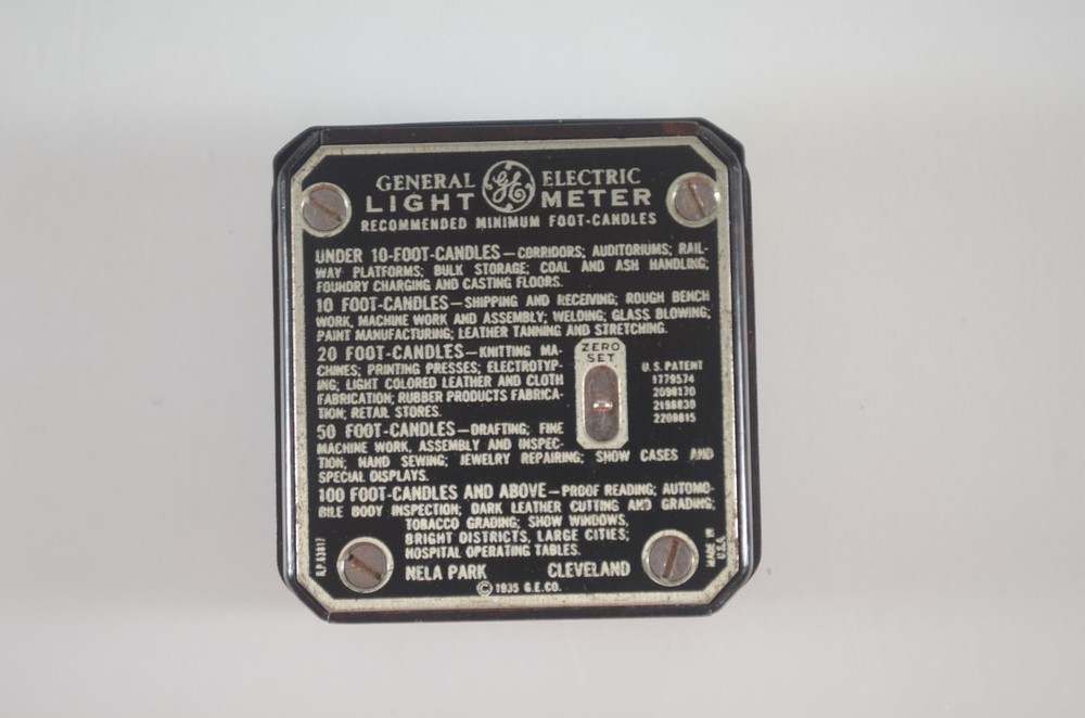 Vintage 1935 General Electric Light Meter