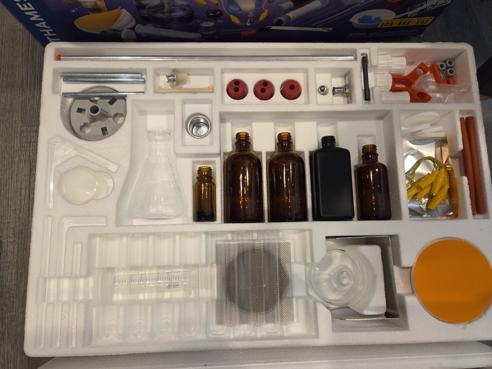 OPEN Thames & Kosmos C3000 Version 2.0 Advanced Chemistry Set 333 Experiments