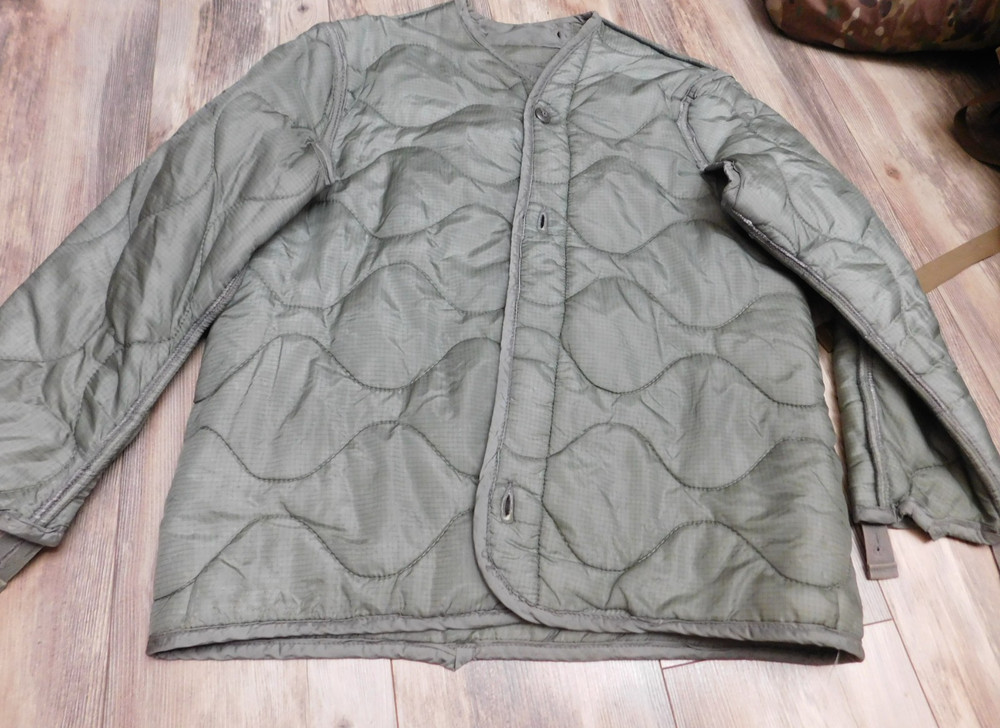 US ARMY  FIELD JACKET LINER FOLIAGE GREEN SIZE SMALL