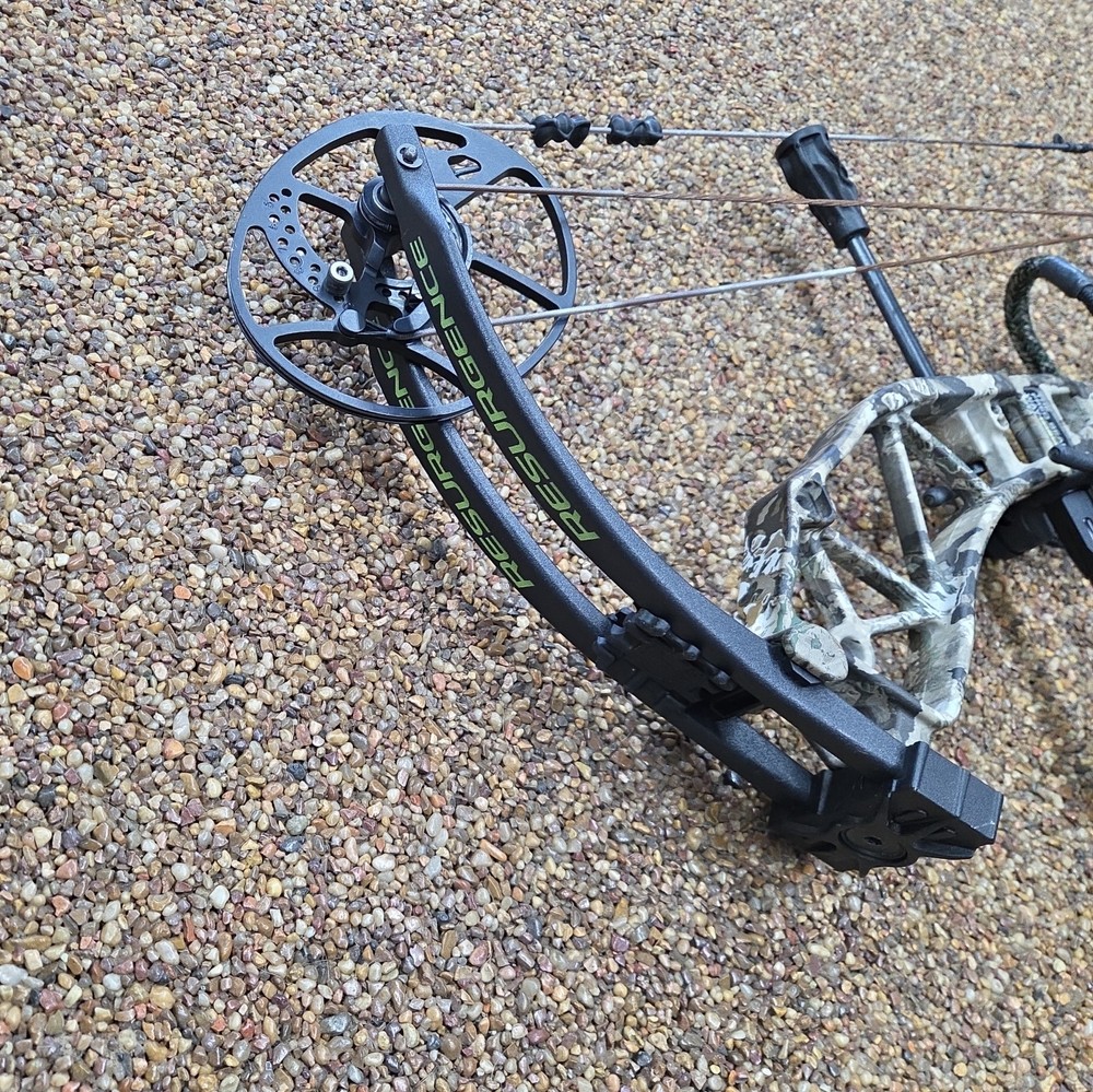 Bear Resurgence Compound Bow 70lbs RH