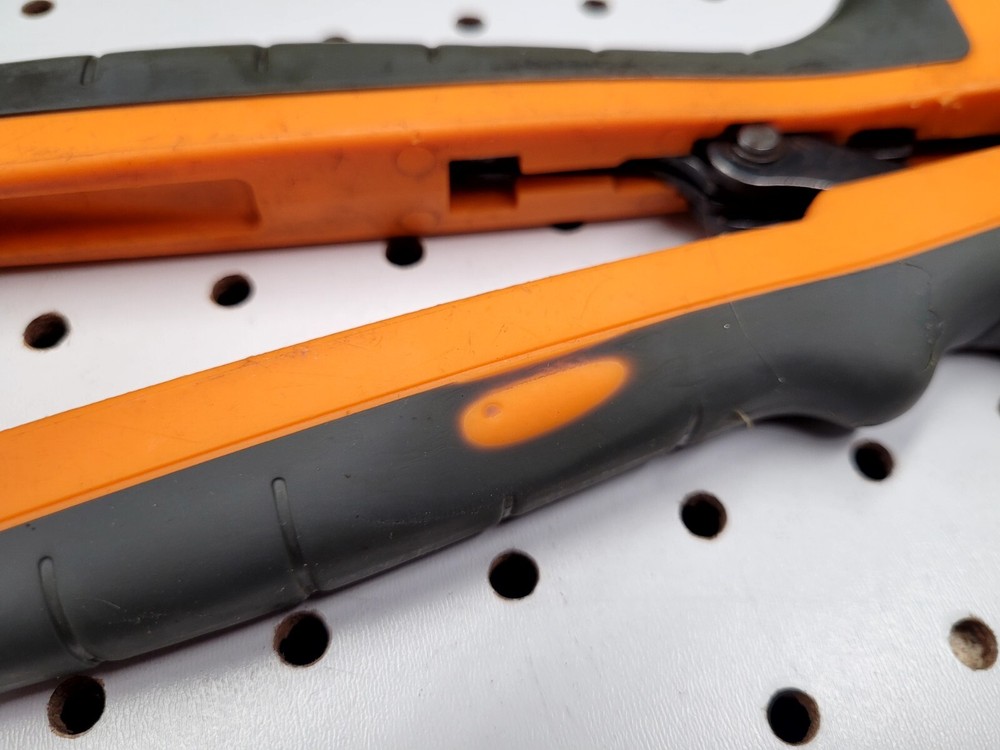 ERG 4255 STAKON Thomas & Betts crimper