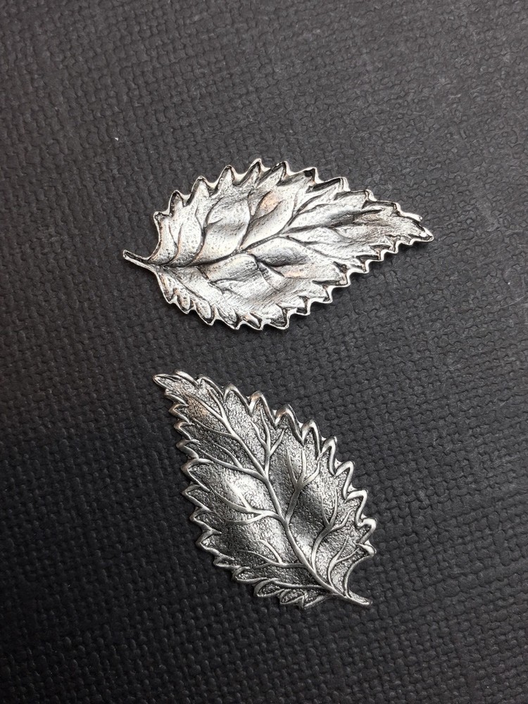 32644 - 2 Pc Matte Silver Large Single Leaf Jewelry Finding
