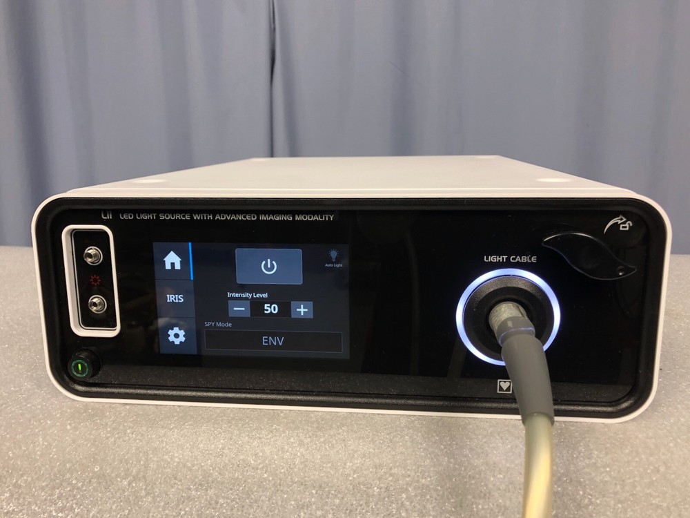 Stryker L11 AIM LED Auto Light Technology Light Source - 2019