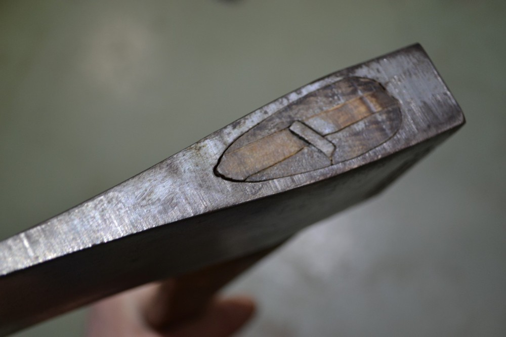 CRAFTSMAN - SINGLE BIT AXE WTH ORIGINAL HANDLE - VERY GOOD CONDITION