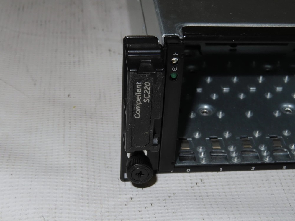 Dell Compellent SC220 Direct Attached Storage Array - 2x 0TW47 Controllers - ...