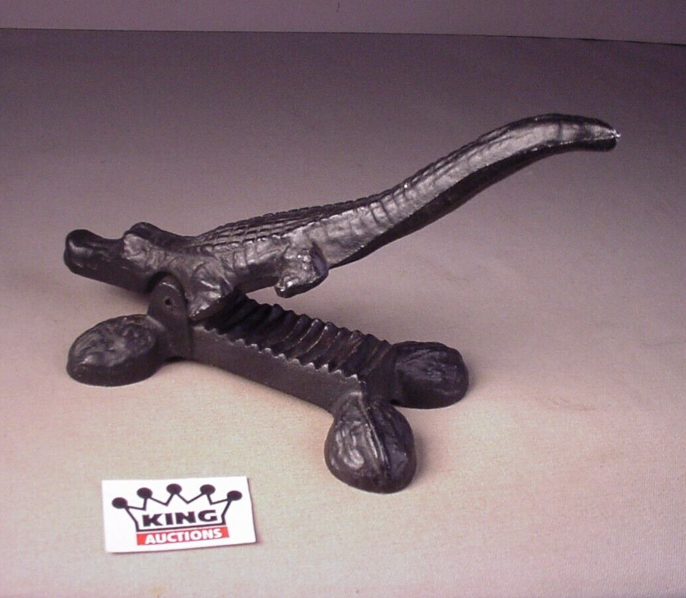 Alligator cast metal nutcracker figural nut shell cracker kitchen utensil