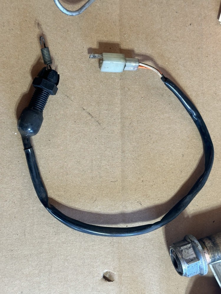 2000 SUZUKI MARAUDER VZ800 BRAKE LIGHT STOP LIGHT SWITCH ASSEMBLY LAMP