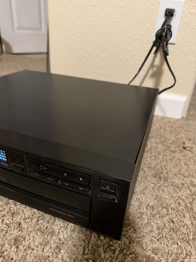 Sony CDP-C211 Compact Disc Player CD Player Black Made in Japan