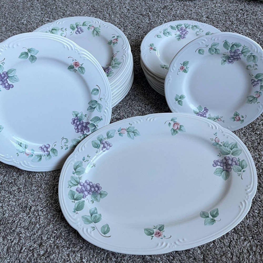 Vintage Pfaltzgraff Grape Pattern Dinner Salad Plates Oval Platter Select Piece