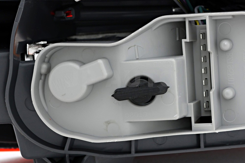 For 2015-2018 Mercedes Benz C Class Sedan Tail Light Passenger Side