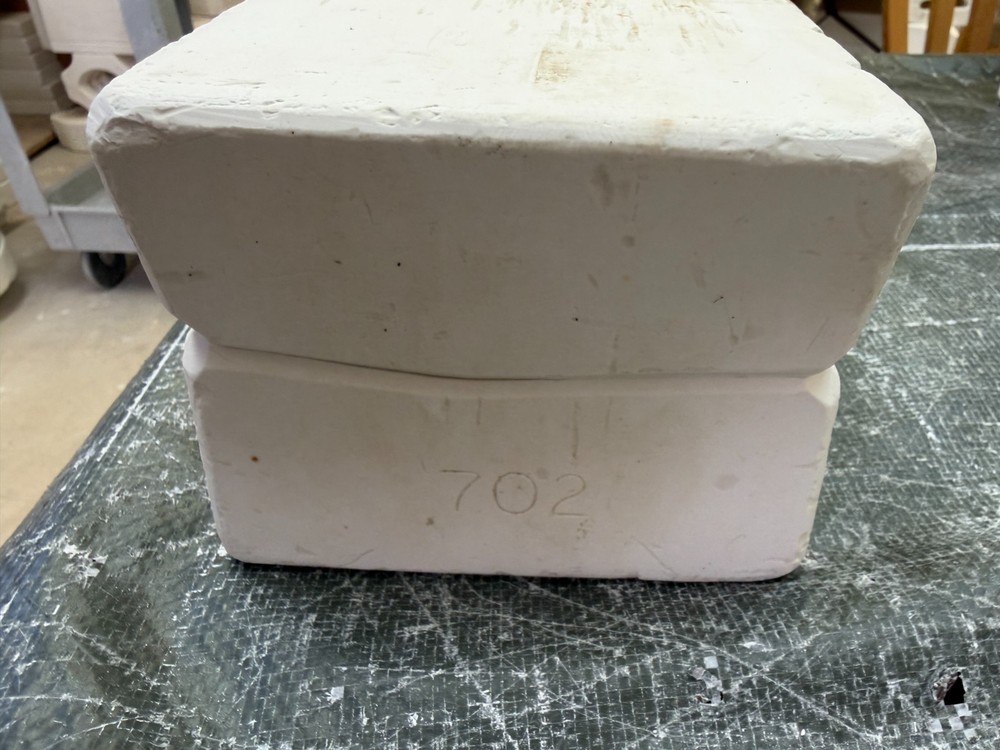 VINTAGE BOOTHE CERAMIC MOLD #702 EGGPLANT
