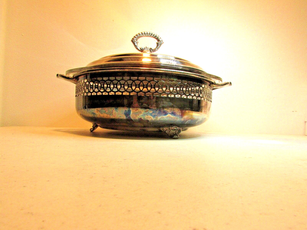 Vintage Sheffield silverplate pedestal 2 QT serving dish w/Pyrex insert