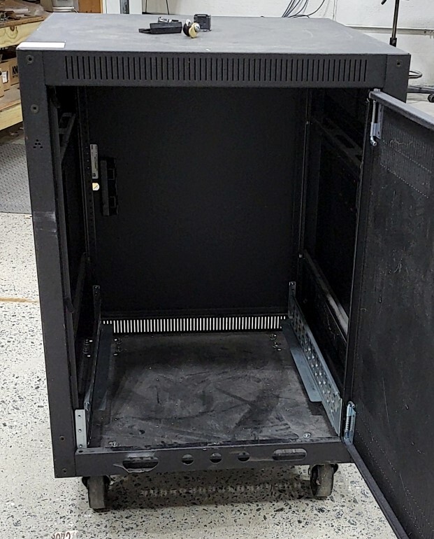 MIDDLE ATLANTIC PRODUCTS 06260609 PTRK-14 Server Case SEE NOTES