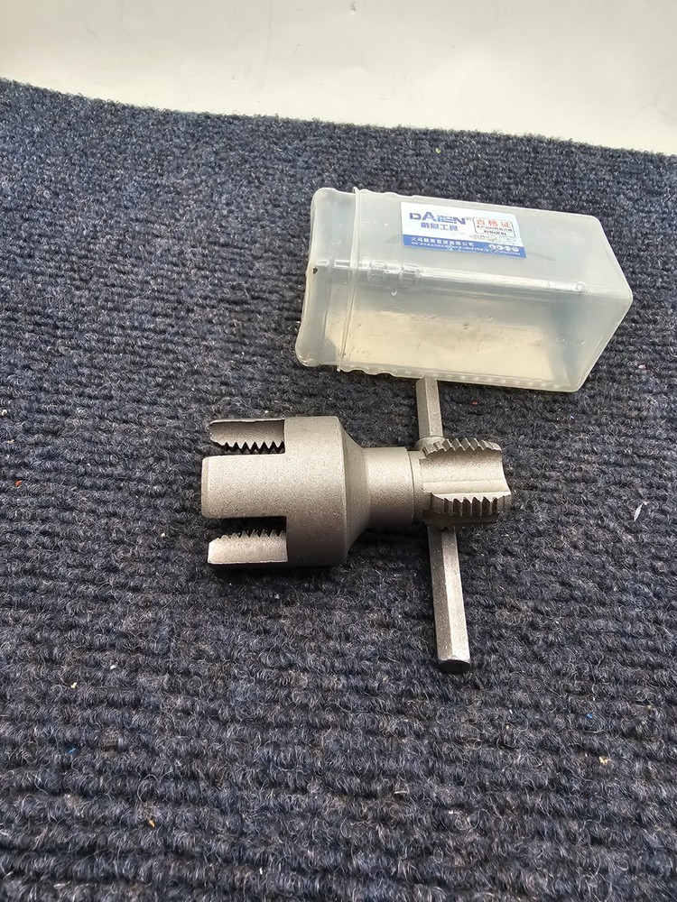 DAIEN QC01 PVC Pipe Internal And External Thread Tool