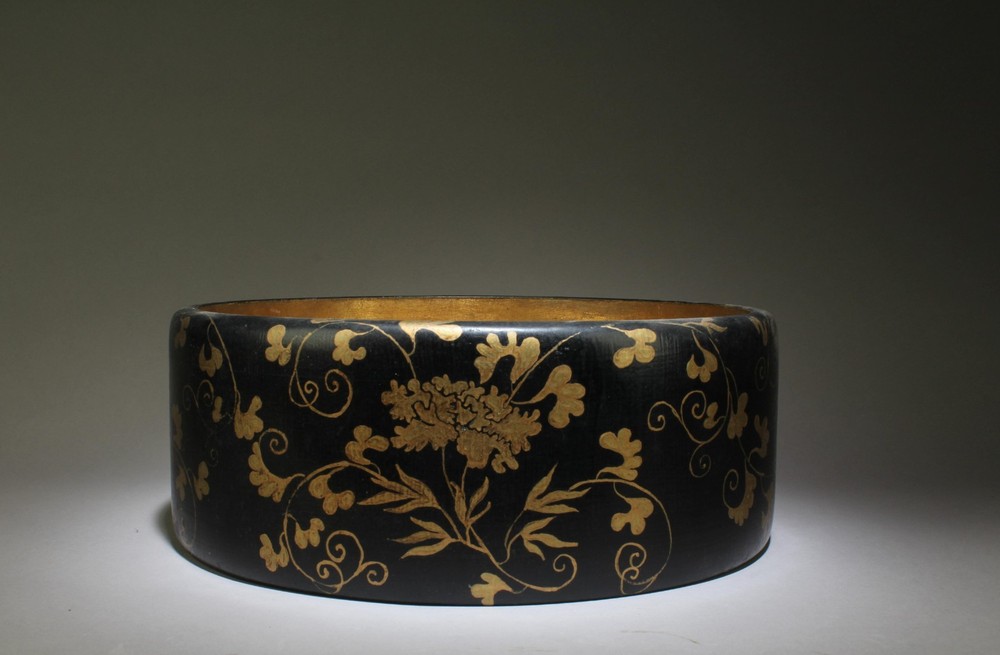 A Round Lacquer Container