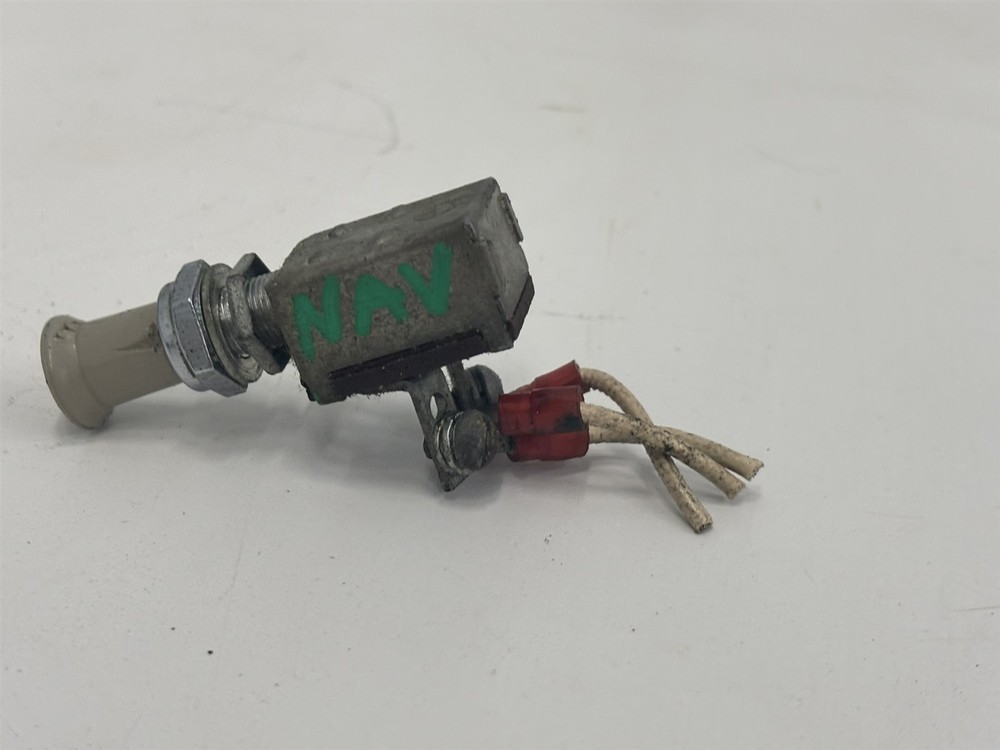 1956 Cessna 172 NAV Navigation Light Push Pull Switch 0713026-4