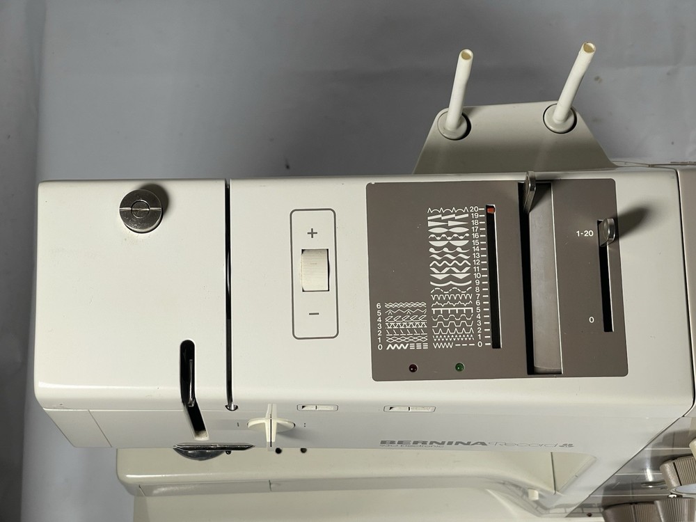 BERNINA Record 930 Electronic Sewing Machine UNTESTED
