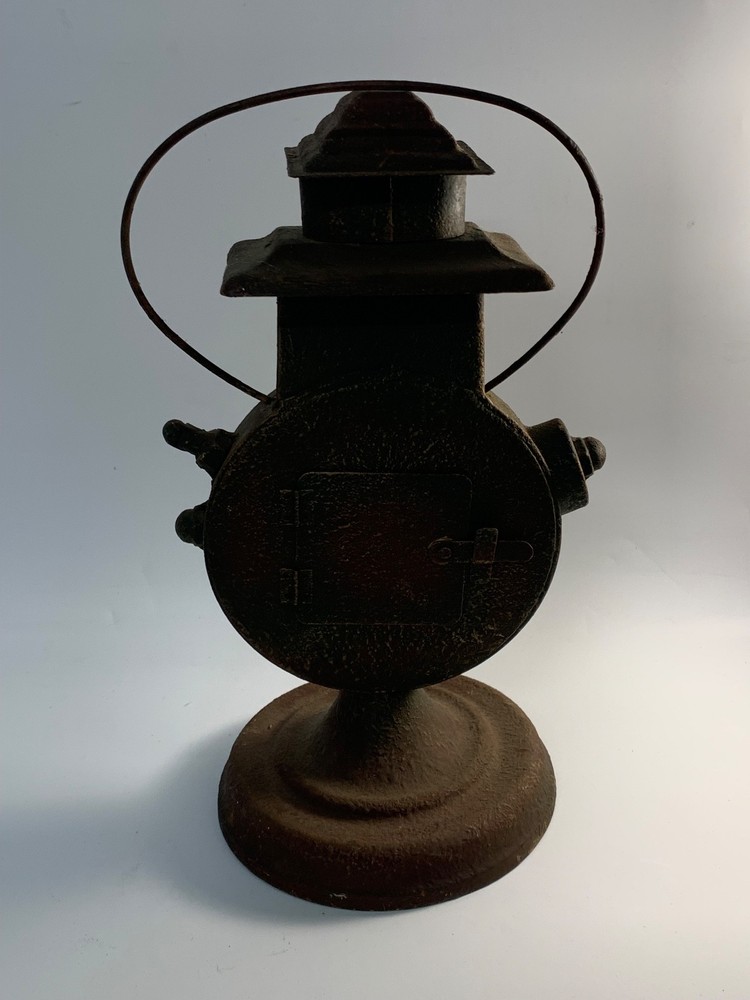 Clock Rustic Farmhouse Heavy Metal Table Clock Quartz Battery (NOT WORKING READ)