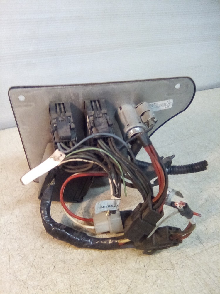 Peterbilt 17-05018M002 Dash Switch Panel