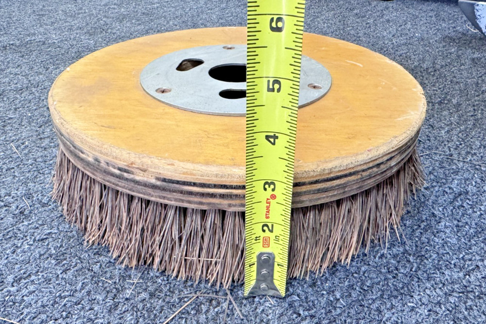 Light-Duty Scrub Brush for 11"