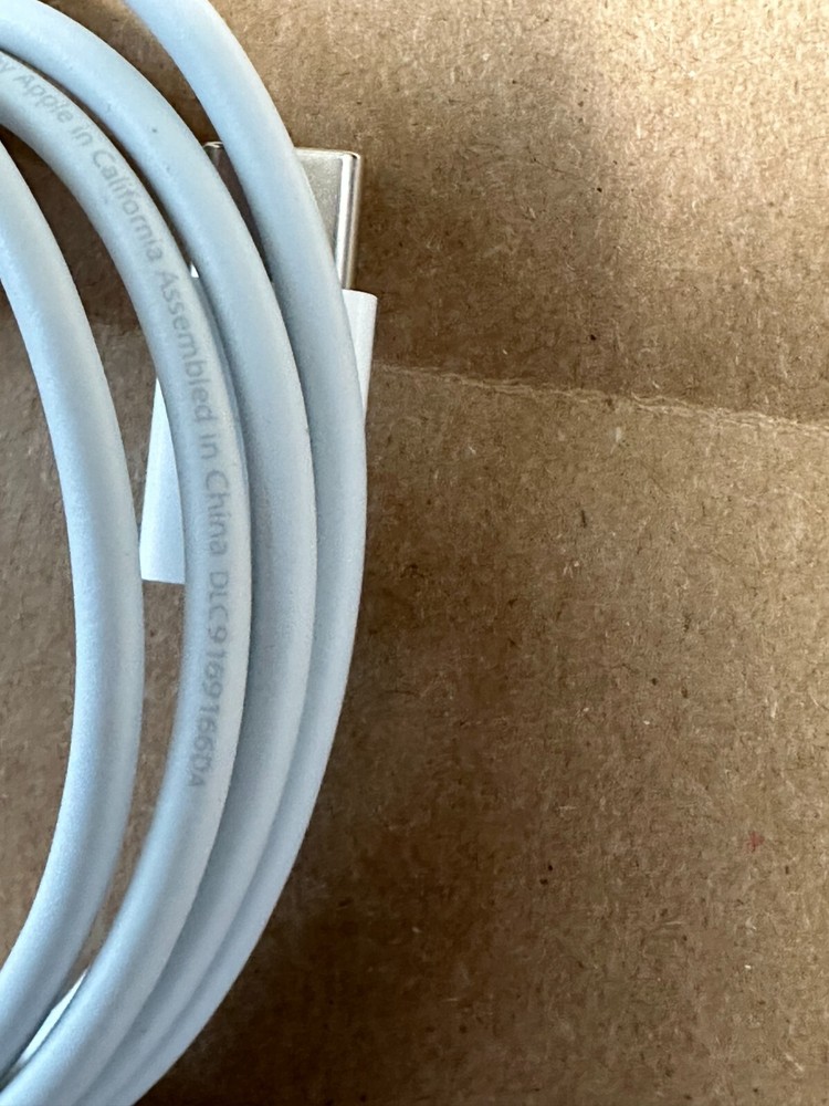 Apple 3-Foot (1m) USB-C to USB-C Charge and Sync Cable White (Type-C to Type-C)