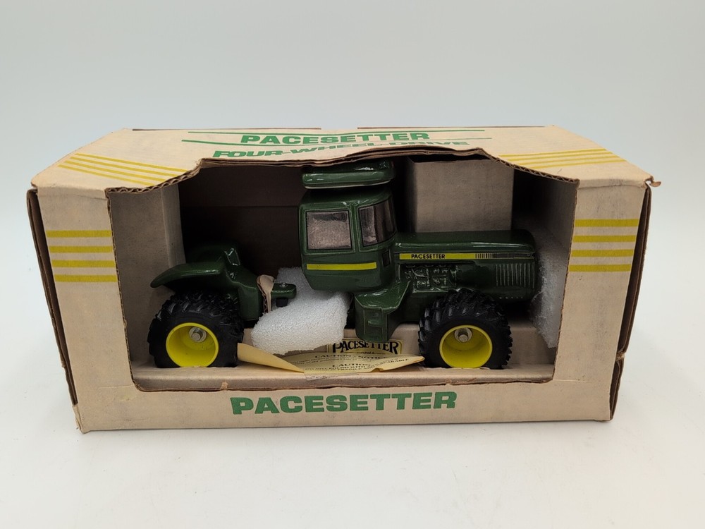 Pacesetter John Deere Tractor Green Machine 4WD Mini