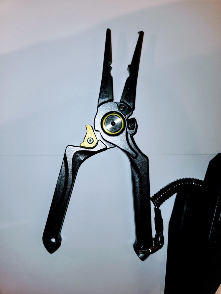 NEW Fishing Pliers w/Sheath