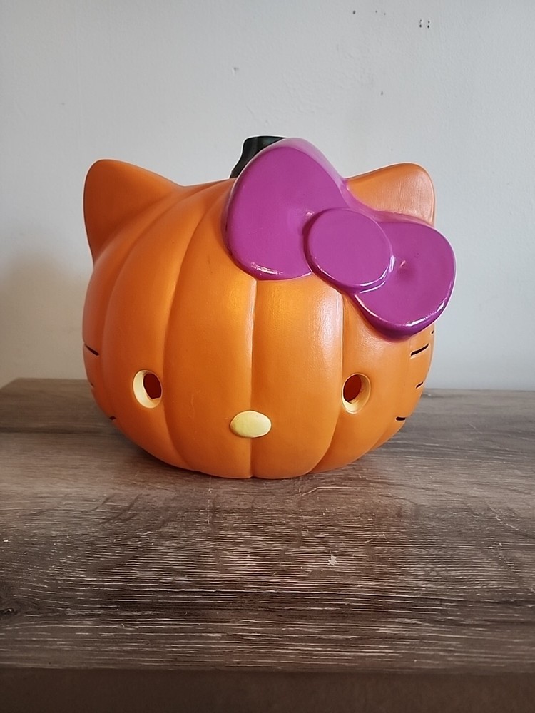 2014 Hello kitty blowmold Pumpkin Halloween Decor Works