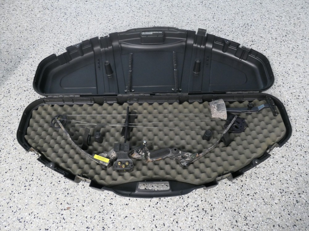 Martin Magnum Tracer Compound Bow With Case