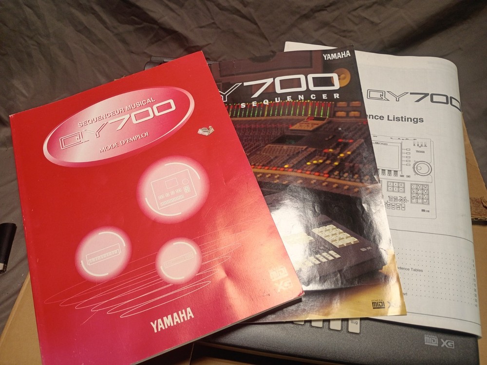 Yamaha QY700 Midi Digital Sequencer and Sampler with Rhythm Machine Function