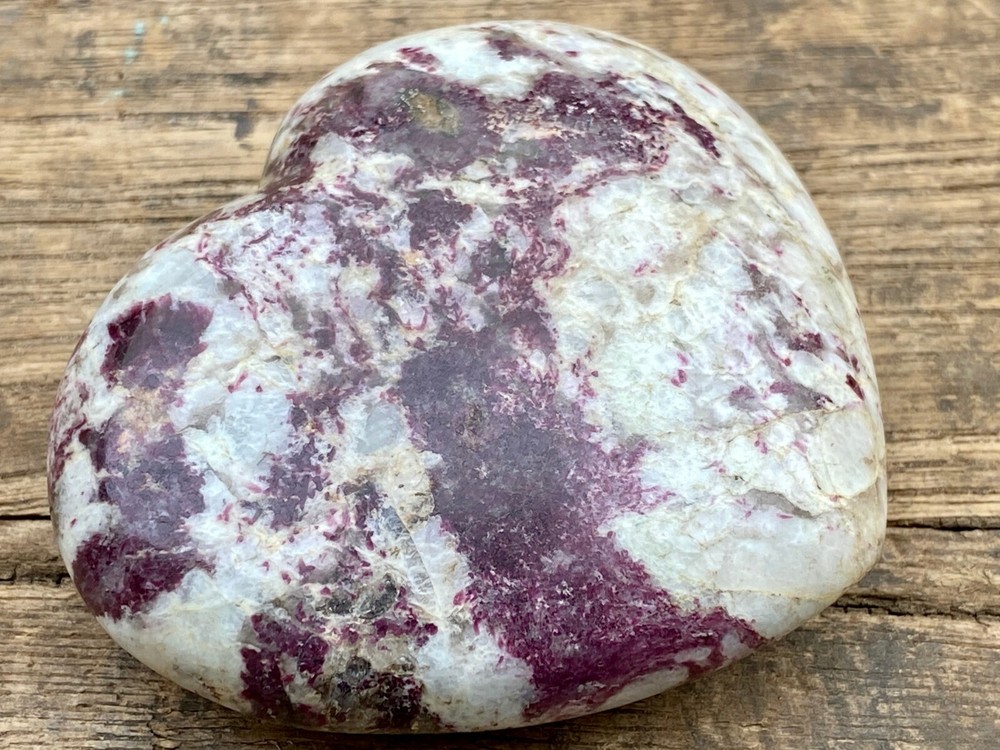 2.7" Rubellite Polished heart 4.1 oz