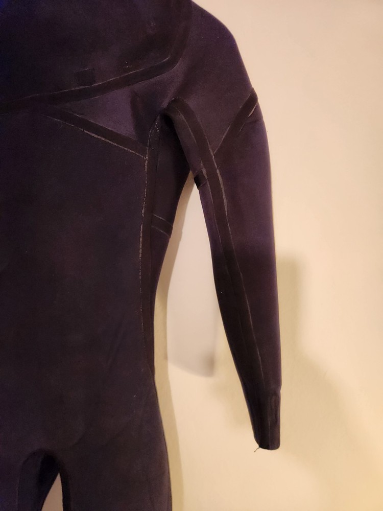 X-small Need Essentials 4/3 Chest Zip Wetsuit Excellent Condition
