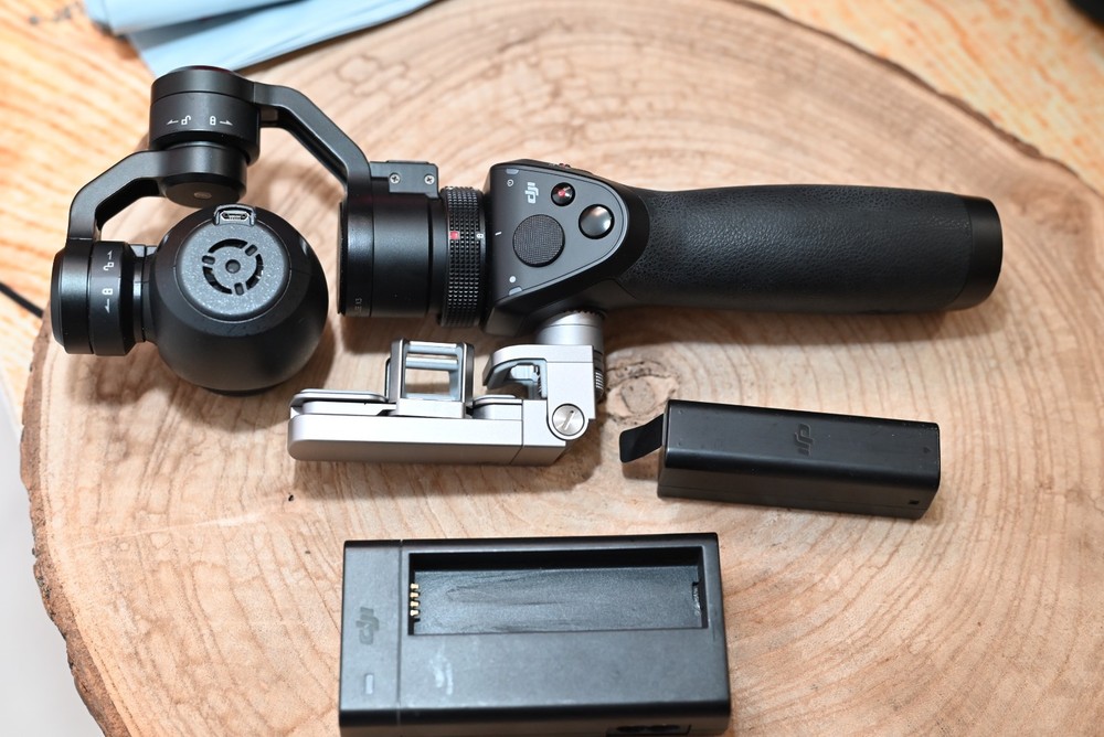 DJI OSMO HANDHELD FULLY STABILIZED 4K 12MP CAMERA