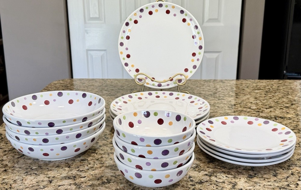 Pampered Chef Simple Additions Dots 16pc Dinnerware Set Service 4 UNUSED