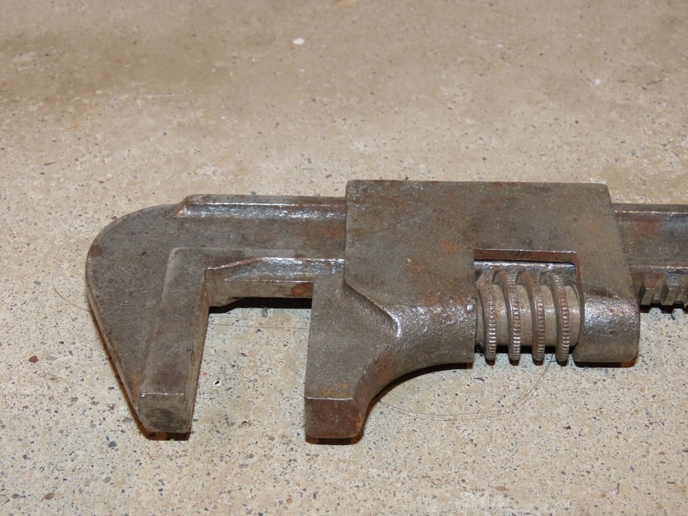Vintage 11" Auto Monkey Pipe Wrench Adjustable Hand Tool Engine