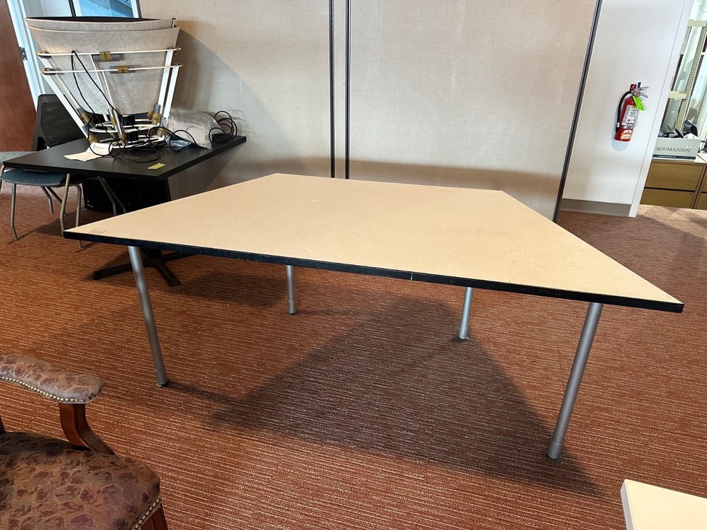 Trapezoid Training / Classroom Tables