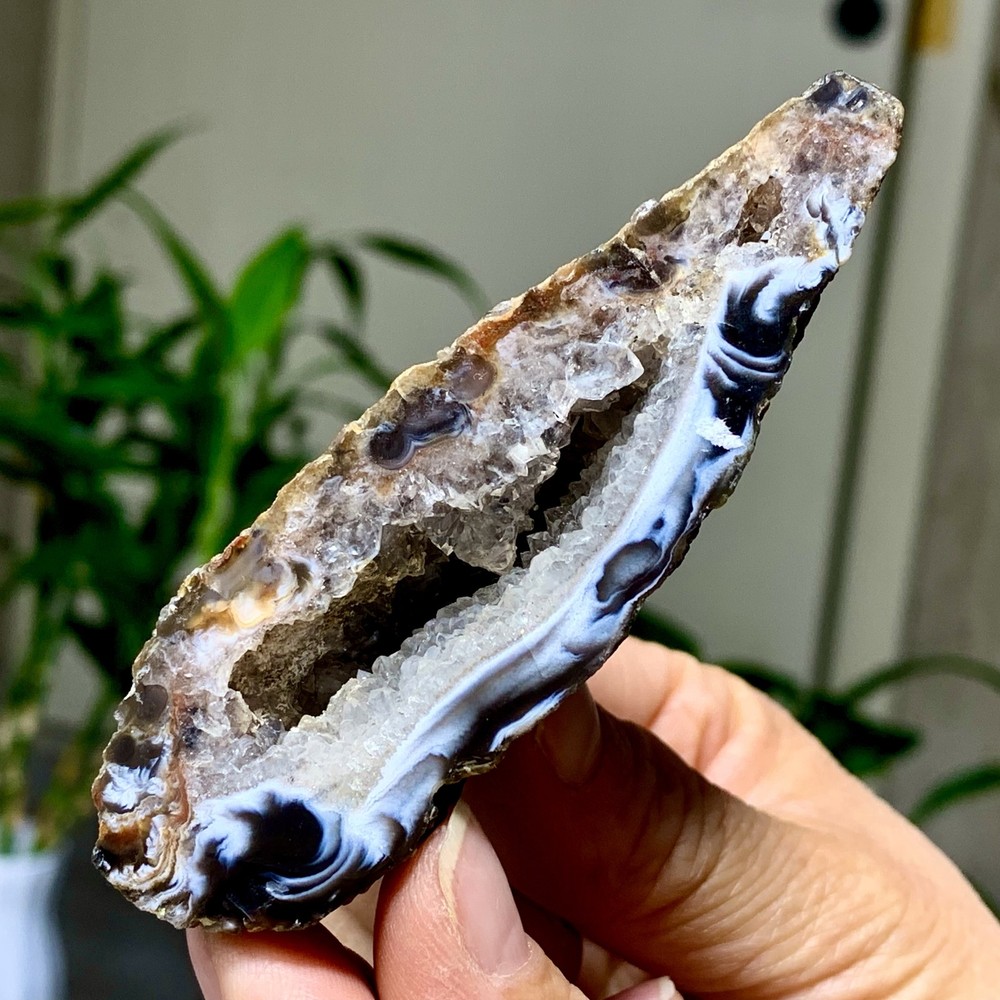 103G Natural agate geode quartz cluster crystal specimen Healing
