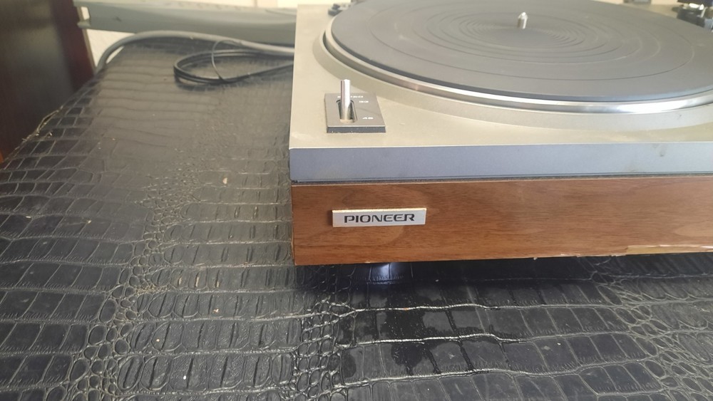 Pioneer Pl-115d Turntable