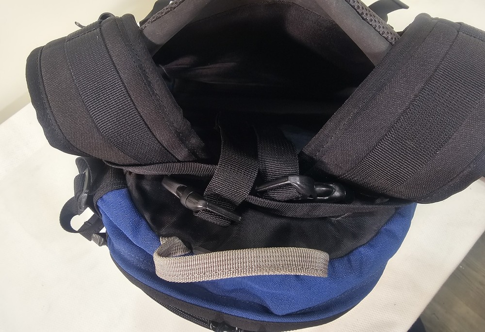 DAKINE Heli Pro Ski or Snowboard Backpack Blue - EUC