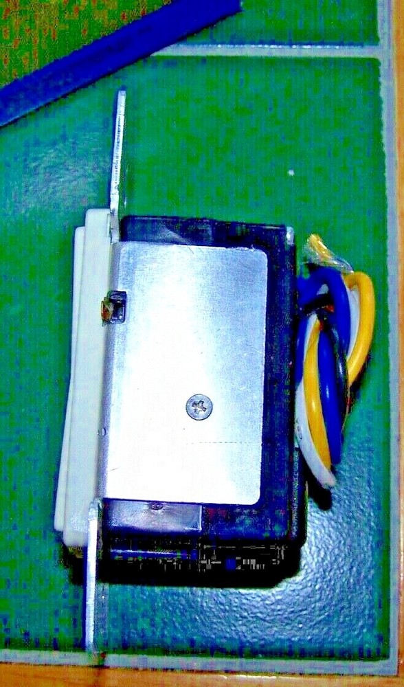 Leviton Microprocessor DIMMER - 10671-A - NIB!