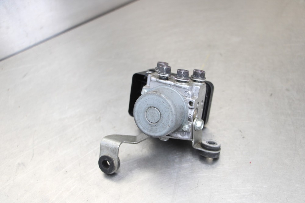 17-24 KAWASAKI Z900 ABS PUMP UNIT MODULE