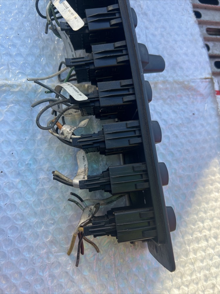 Kenworth T200 Dashboard 9 Switch Control Panel Genuine W/plugs. S64-1004-9