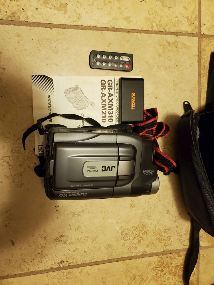 JVC Compact VHS Camcorder GR-AXM310U — INCLUDES 3 BATTERYS