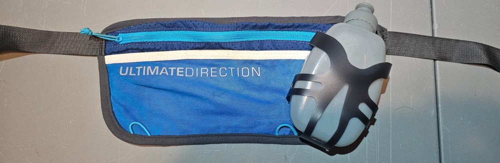 Ultimate Direction Access 300 Hydration Pack