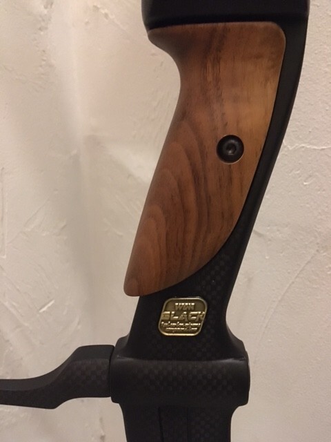 Win & Win Black Shadow 34 Compound Bow - LH