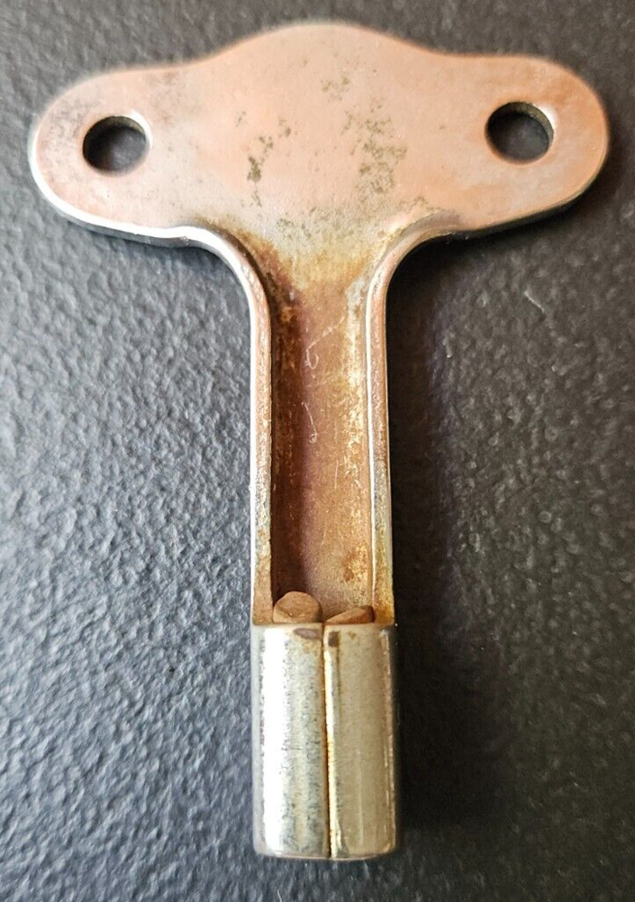 PP LOG LIGHTER. METAL KEY.